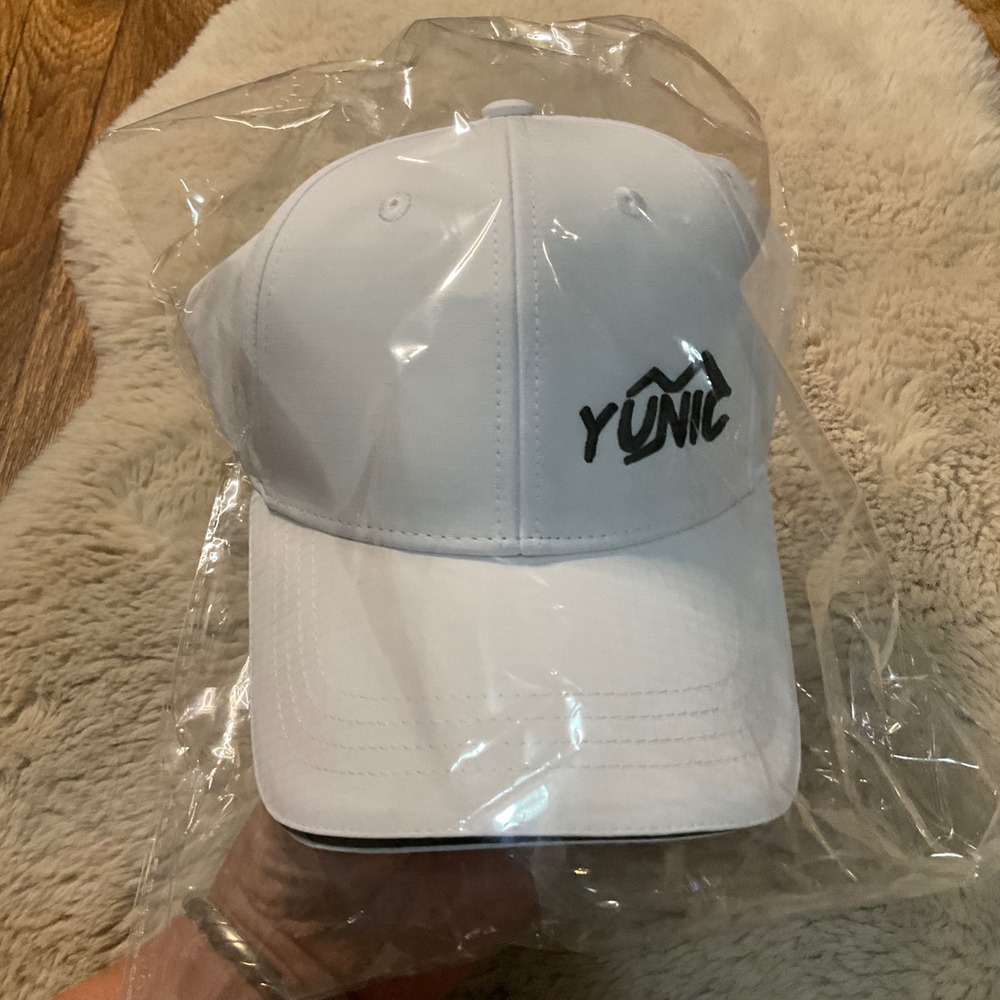 Yunic‎ Hat White Golf Adjustable Unisex OS New In Package Baseball Cap